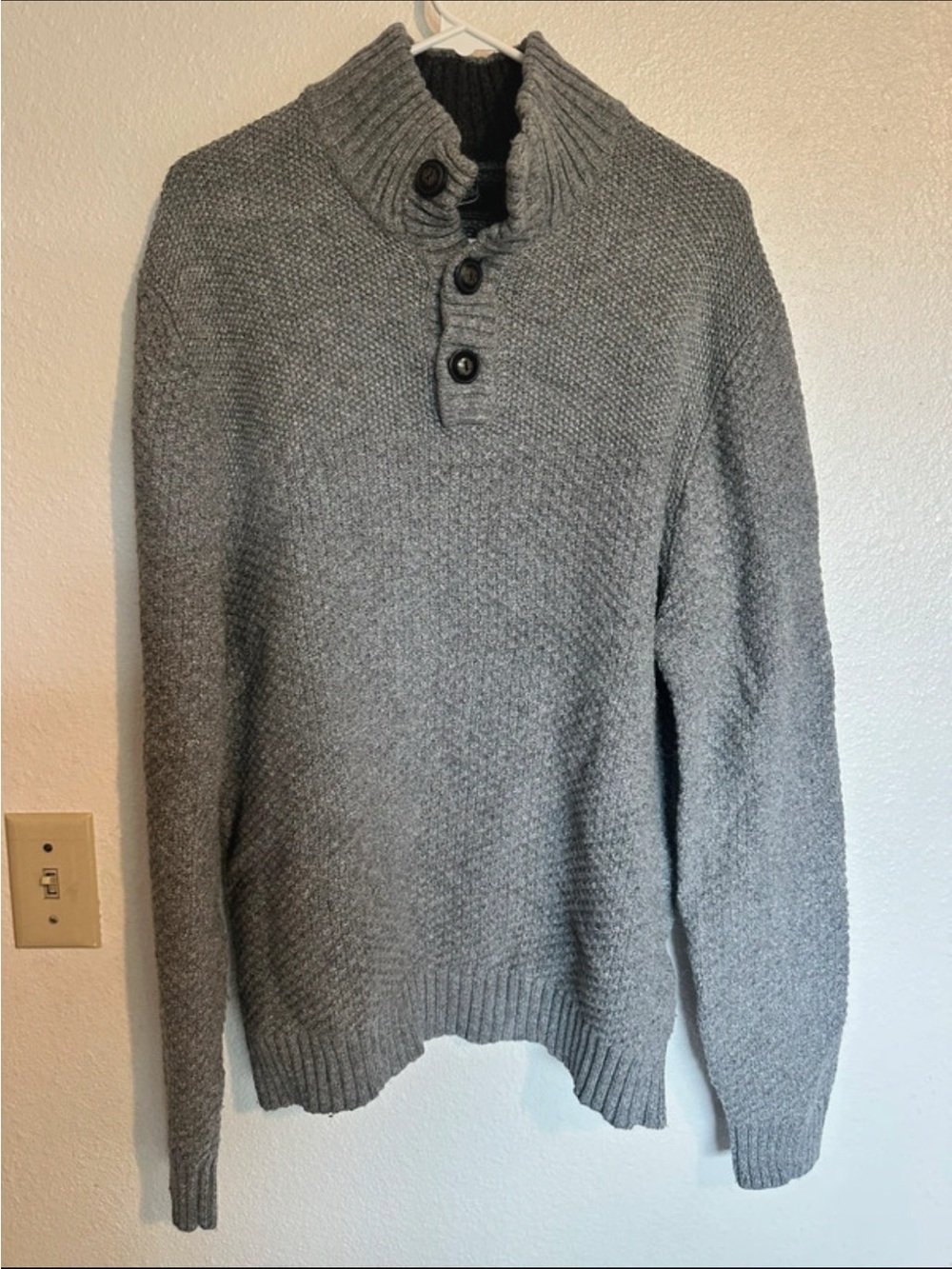 Men's Grayer’s Button-Neck Gray Sweater. Large. Gray